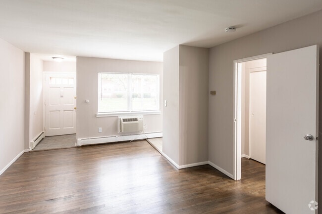 Living Area - Keyport Harbor Apartment Homes