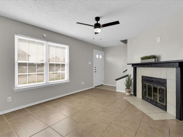 Photo - 1005 Vedral Pl