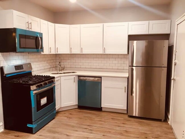 Building Photo - 2102 S Central Park Ave Unit 2102-B