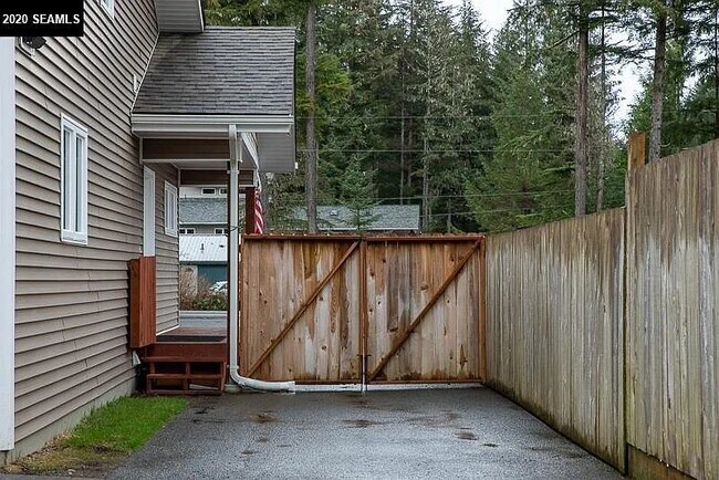 Photo - 4345 Windfall Ave