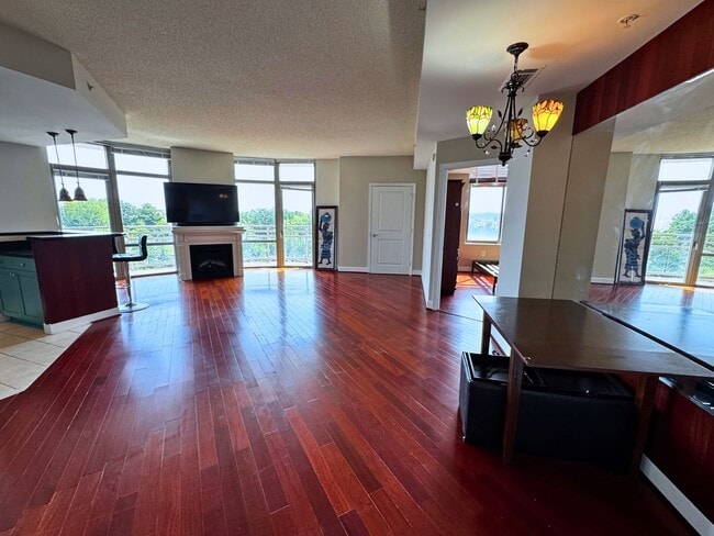 Photo - Luxury Fully Furnished 2BR/2BA Corner Cond... Unit 451