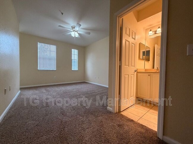 Photo - 10075 Gate Pkwy N