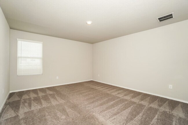 Photo - 13719 Bucket Way