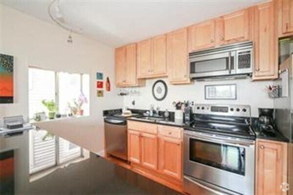 Building Photo - 386 E 8th St Unit 5 Rental
