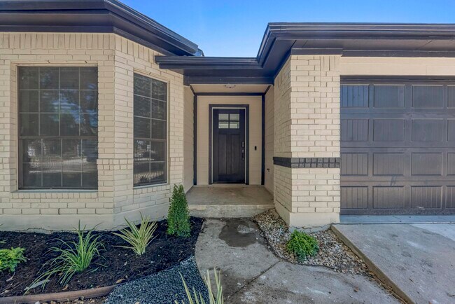 Photo - 917 Satellite View