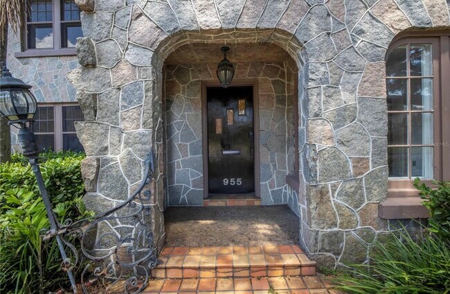 955-955 39th Ave N