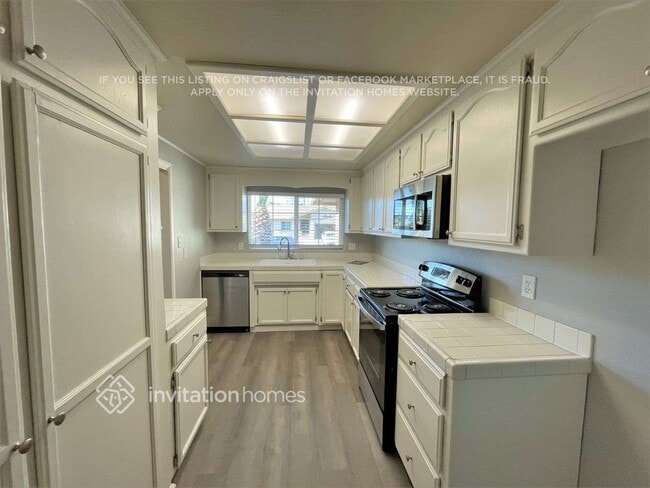 Photo - 690 Amherst Ct
