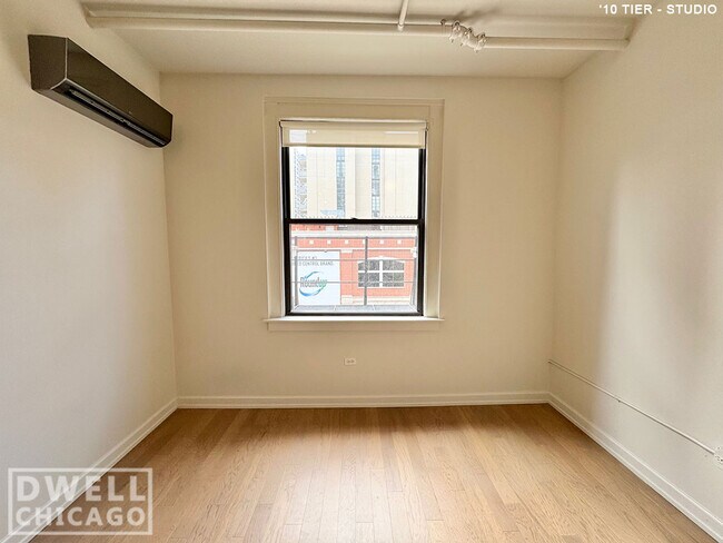 Photo - 118 W Chicago Ave Apartment