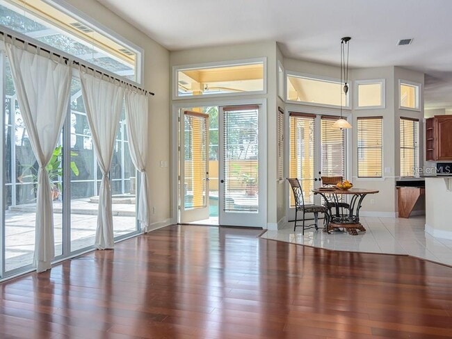 7407 Park Springs Cir