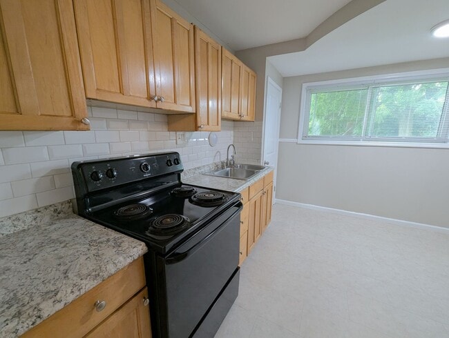 Photo - Casa Capri – Florissant Favorite