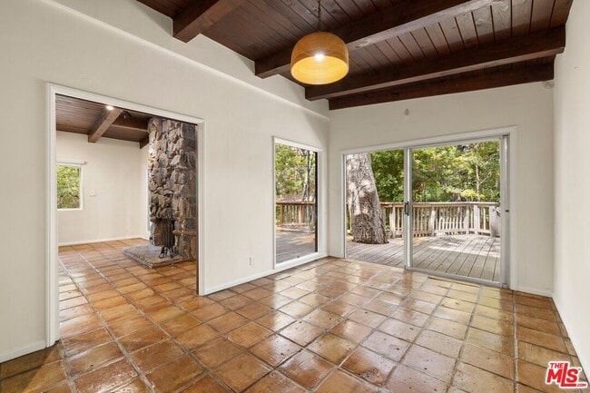 2370 Nichols Canyon Rd