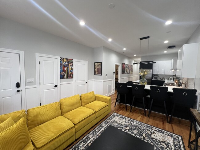 Photo - 6613 S Langley Ave Unit 1