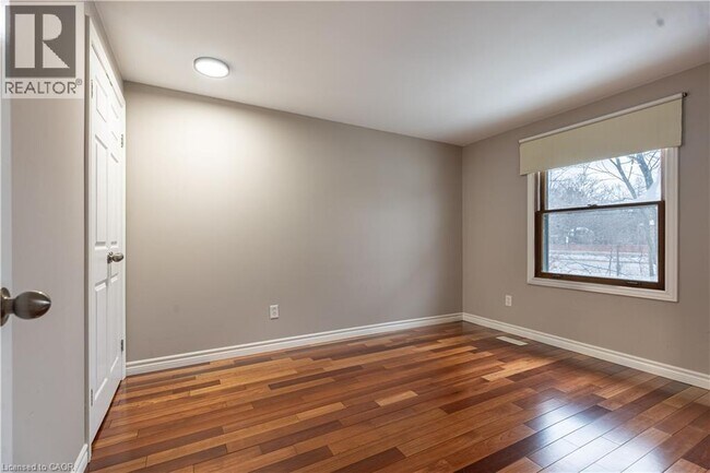Photo - 598 Mapledale Ave