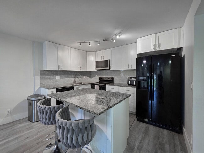 Building Photo - 4121 NW 88th Ave Unit 106 Rental