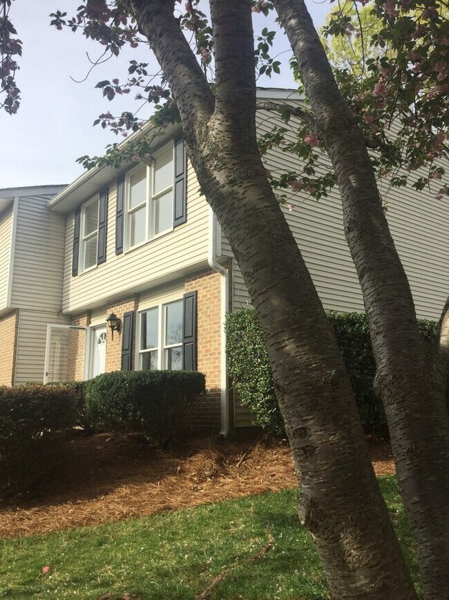 Photo - TOWNHOUSE  IN GREAT  NORTH RALEIGH LOCATIO...