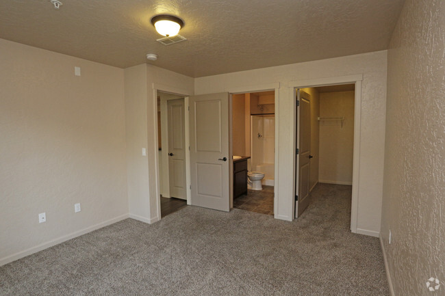 2BR, 2BA - 1,022 SF - Residence at Mill River Rental