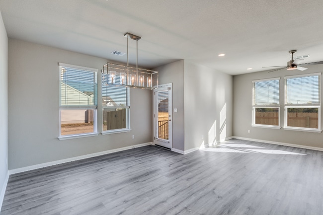 Photo - 5327 Bruno St