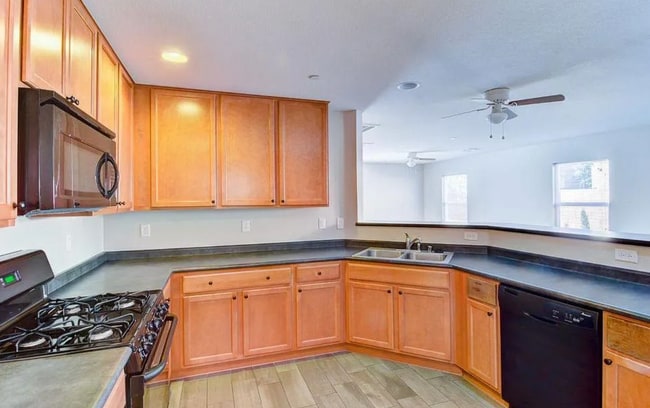 9012 Tropical Tide Ct