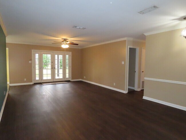 Photo - South Tyler! Lovely 3 Bedroom, 2 Bath House w/Garage