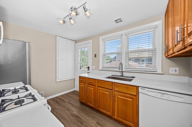 Photo - 548 Prairie Ave