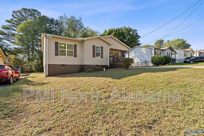 Photo - 3103 Sonya Dr NW