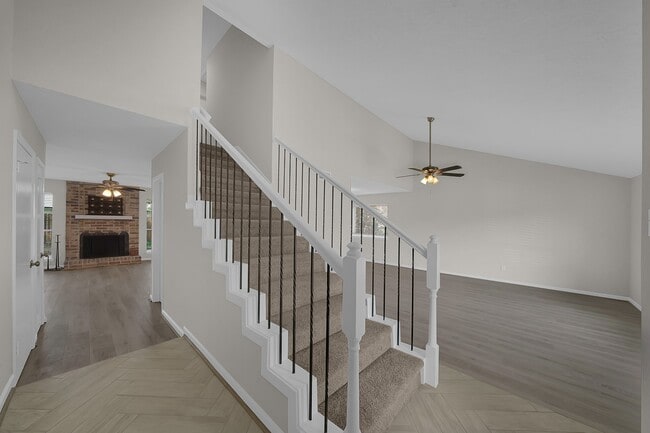 Photo - 16922 Nicole Ln