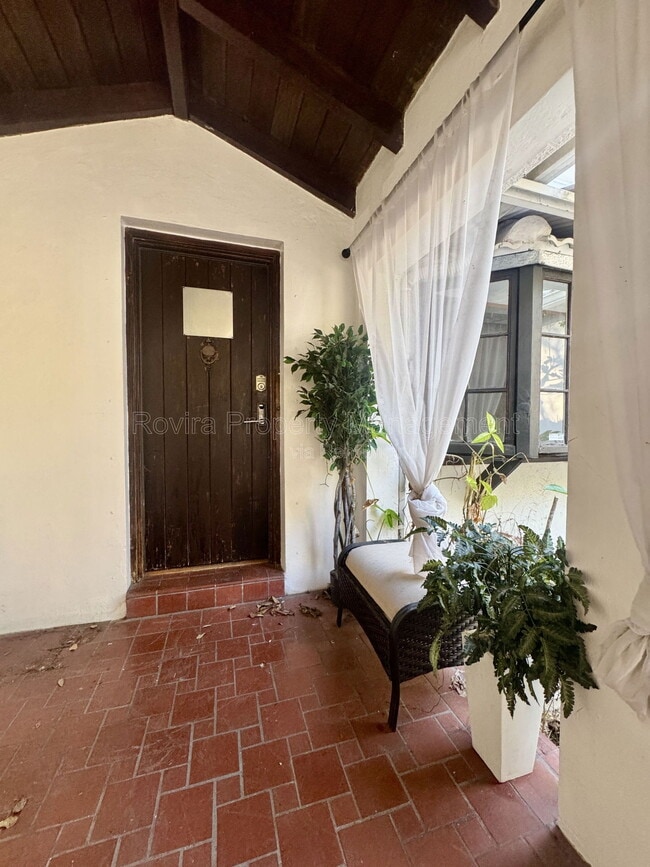 Photo - 799 NE 70th St