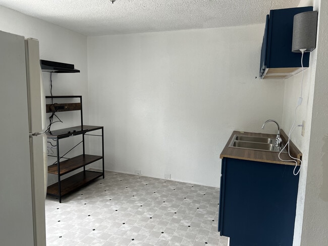 Kichten - 2703 SE Indiana Ave Unit #3