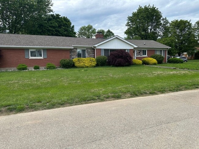 Photo - 111 Lynnwood Dr House