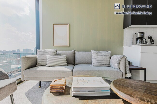 Photo - 225 N Elizabeth St Unidad FL11-ID1099