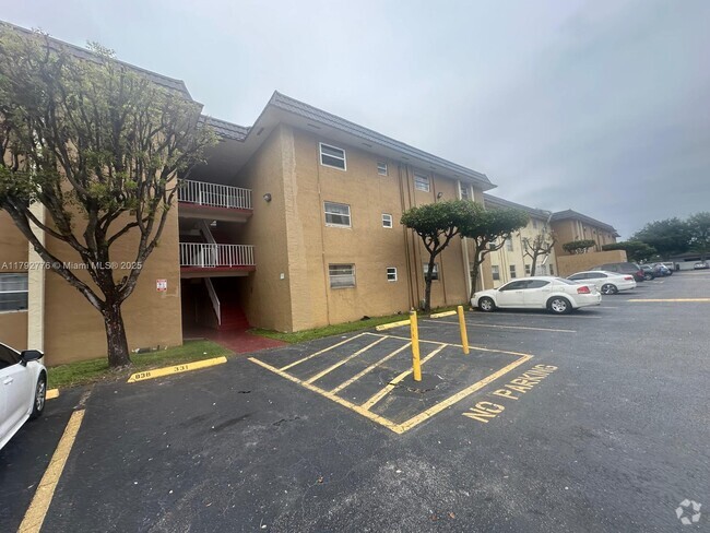 Building Photo - 4655 Palm Ave Unit 221 Rental