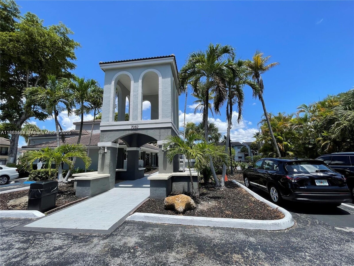 Photo - 7055 NW 179th St Condo Unit 204