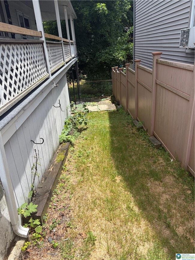 Photo - 142 W High St