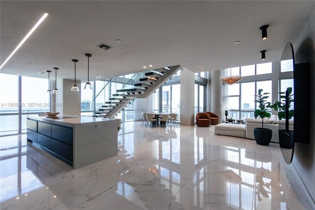 Photo - 851 NE 1st Ave Unit 4611