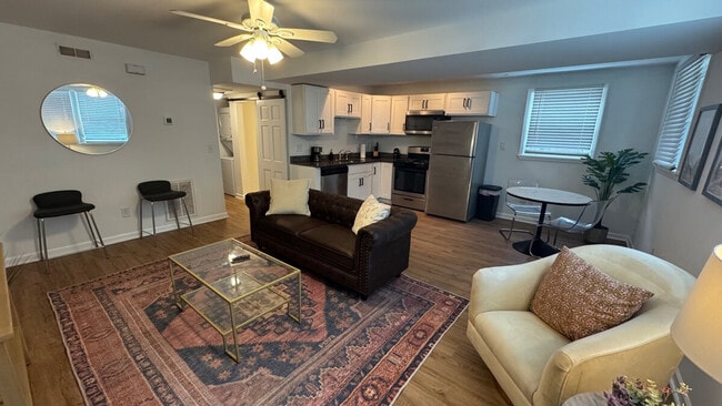 Building Photo - 2018 Morningside Dr Unit ID1344197P