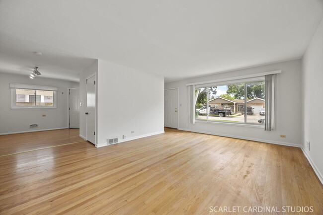 Photo - 569 S Park Rd
