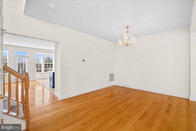 Photo - 927 Buttonwood Terrace NE