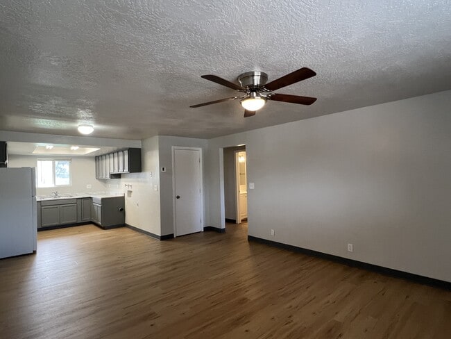 Photo - 697 SE 6th Ave