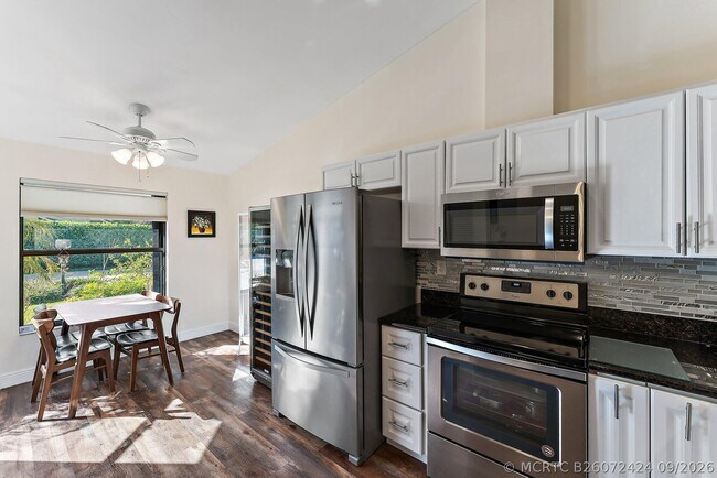 Photo - 801 Kintyre Ct