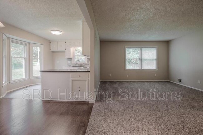 Photo - 11917 Sycamore Ave