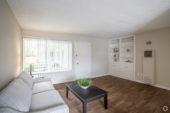 Interior Photo - Sea Breeze Garden Apartments