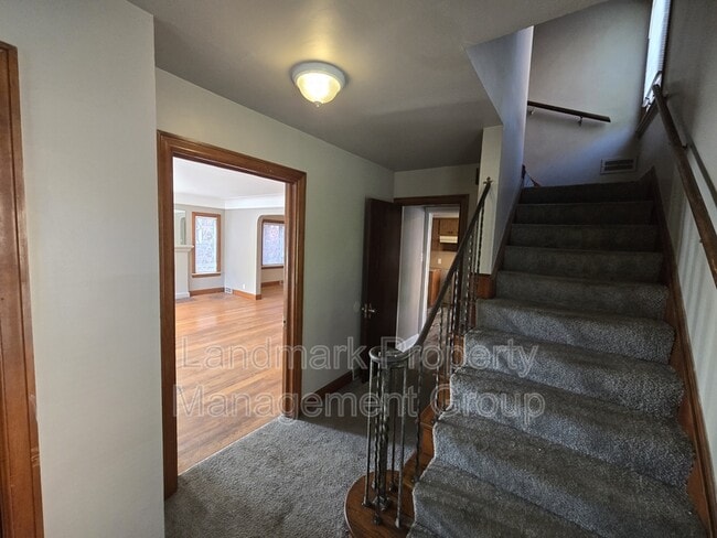 Photo - 9657 Outer Dr E