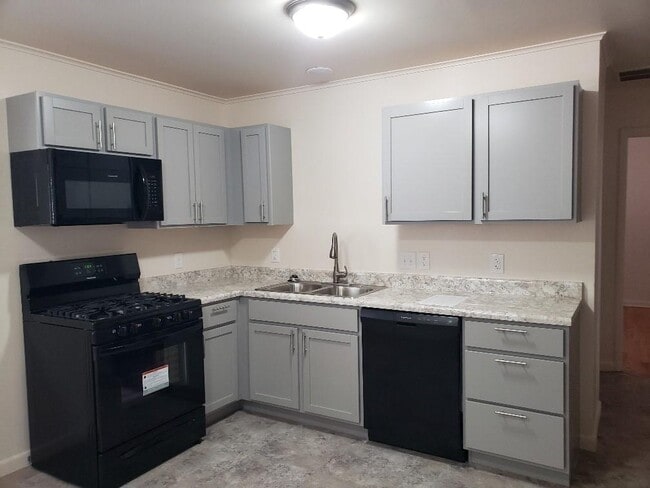 Photo - 911 E Rodgers Dr