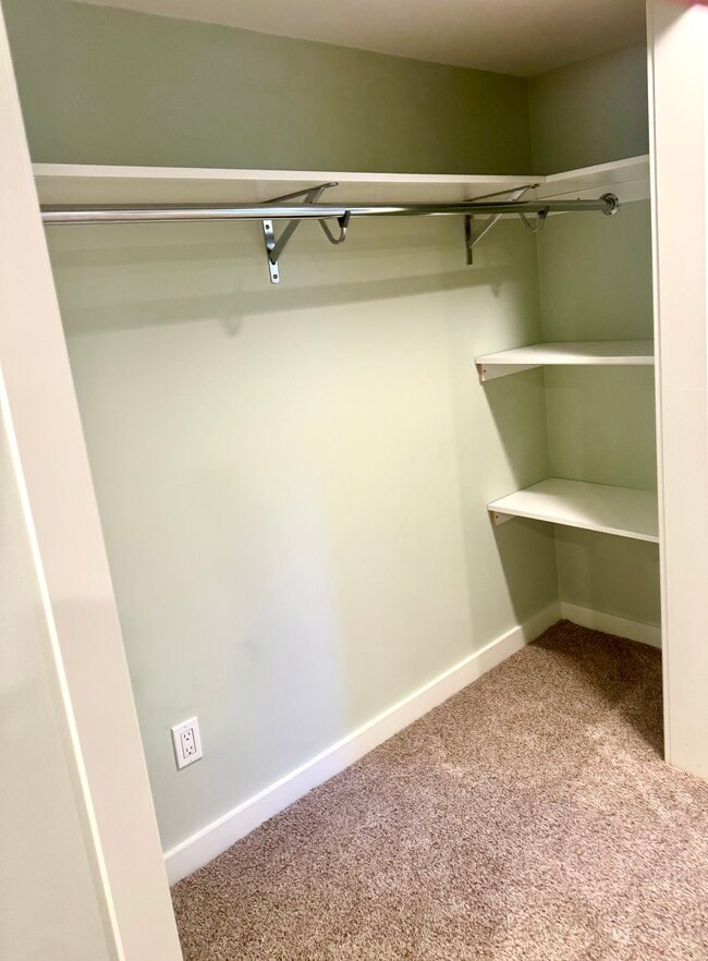 Photo - 7419 Keen Way N