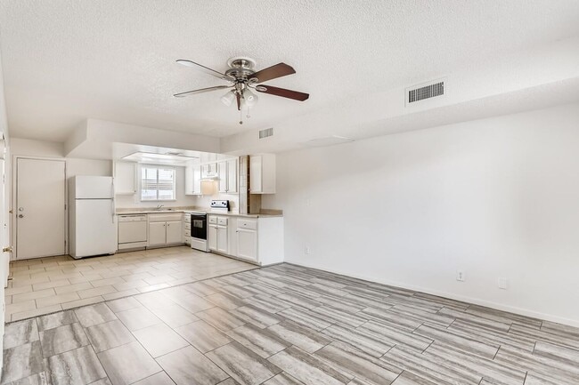 Photo - ADORABLE TOWN HOME with BALCONY and a GREAT SIZE PATIO/"BACKYARD"