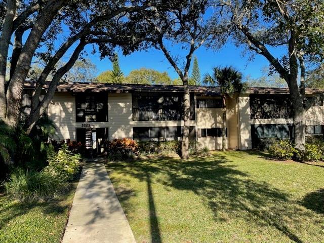 Building Photo - 3223 Fox Chase Cir Unit 203