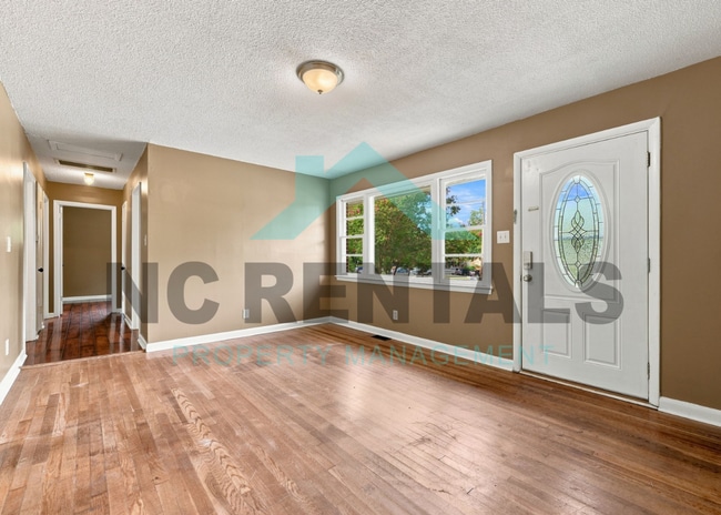 Photo - 1800 Woodmere Dr