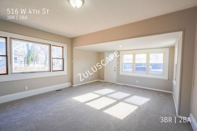 Photo - 516 W 4th St
