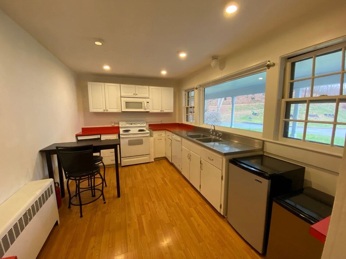 Photo - 17 Lowell St-The Road-Haus