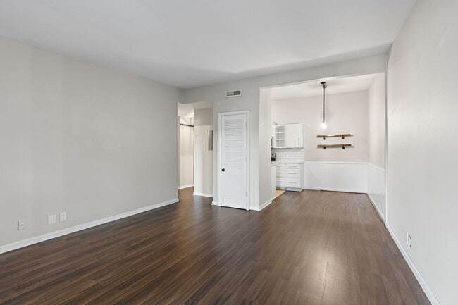 Photo - 4425 Westlawn Dr